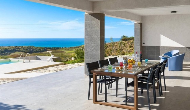 Villa Laura - Private Villa with Pool in Sicily