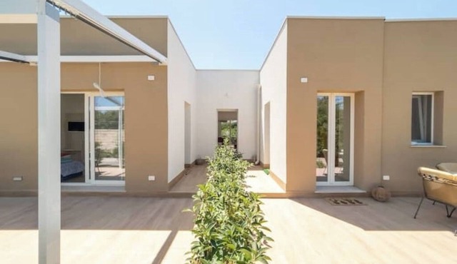 Villa Le Tre Muse Beach | parking, swimming pool and 4 minutes by the sea.