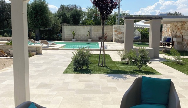 Villa Leone holiday house with pool