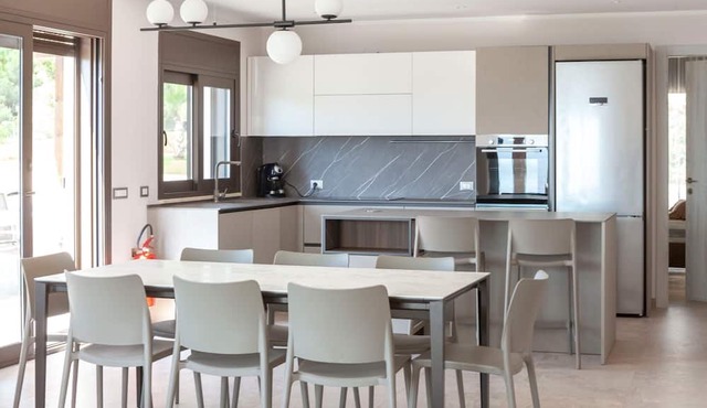 Villa 'Majestic' with Sea View, Wi-Fi and Air Conditioning
