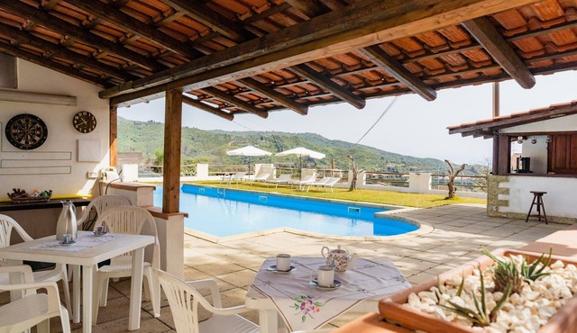 Villa "Nel Verde" dell'Etna with Sea View, Pool, Wi-Fi, Terrace and Garden