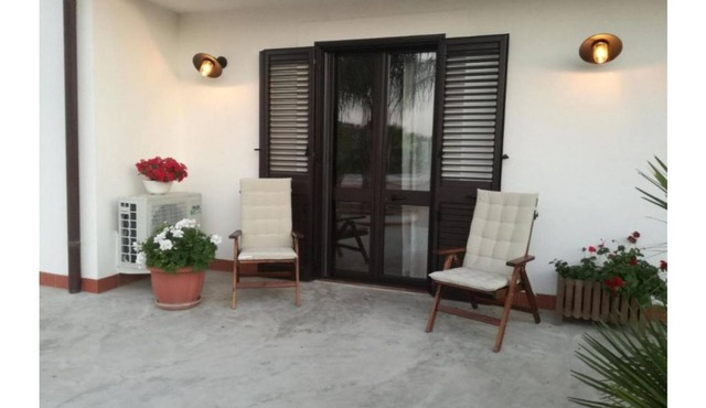 Villa Peppino - Stay in Relaxation, Full Apartment, ground floor with Veranda