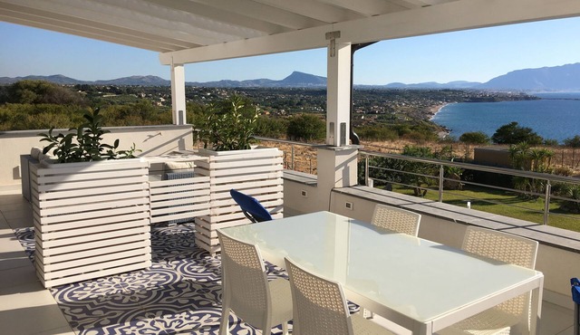 Villa Perla di San Cataldo blue apartment