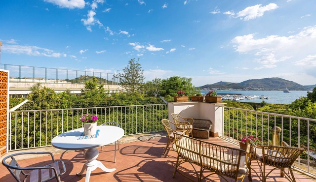 Villa Rispoli by NapoliApartments