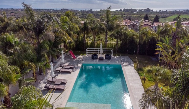 VILLA SICILY SWIMMING POOL