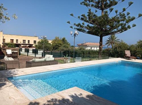 Villa singola a Cefalù con piscina privata