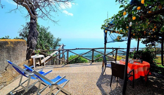 Villa Sirana: A characteristic and welcoming two-story independent house which faces the sun and the sea, with Free WI-FI.