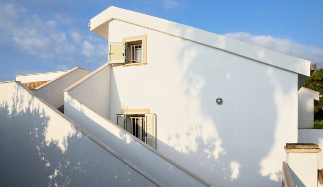 VILLA SOLE WITH DIRECT ACCESS TO THE FINISH SAND BEACH AND THE SEA