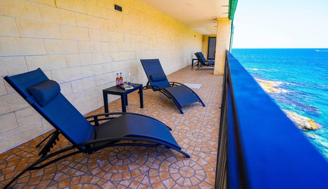 Villa sul Mare, il Mare Dalla tua Camera da Letto, 20 Scalini e ti Puoi Tuffare