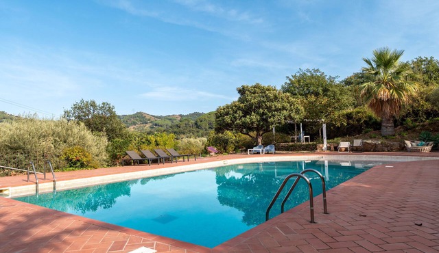 Villa 'Toniasole' with Sea View, Wi-Fi and Air Conditioning