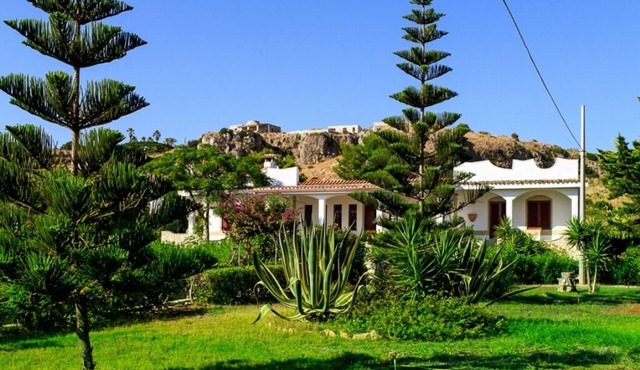 Villa Vittoria- "Charme" a 10 mt dal mare- T. Vado