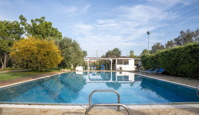 Villa with park and swimming pool by Pugliadamare