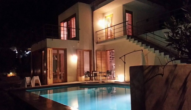 Villa With Pool/garden Near The Sea