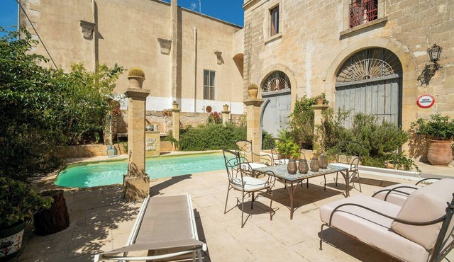 Villa with antiques and a pool in Vitigliano