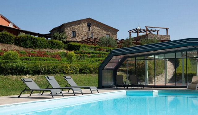 Villa with private pool and stunning views