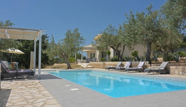 villa with private pool and garden