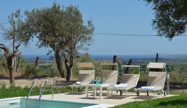 Villa with private pool splendid sea view, close to the center of Noto- services