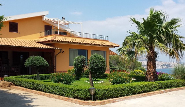 Villavenezia apartment in villa with garden on the sea of Capo S.Marco Sciacca