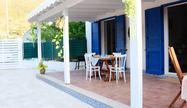 Violisacharme cottage surrounded by greenery - CIR 19081005C212498