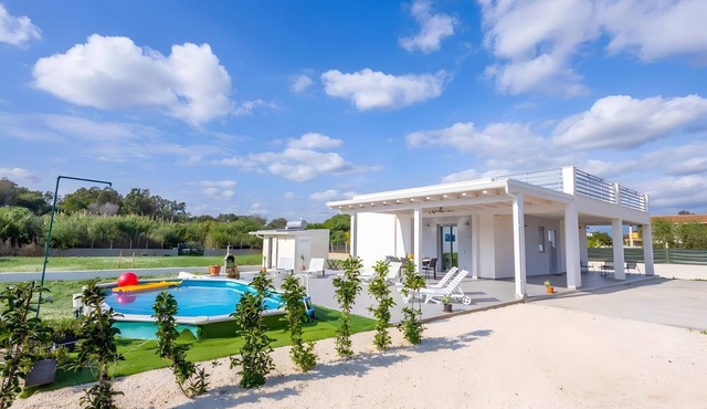 White House Villa Luisa – Relax and Comfort Near the Beach