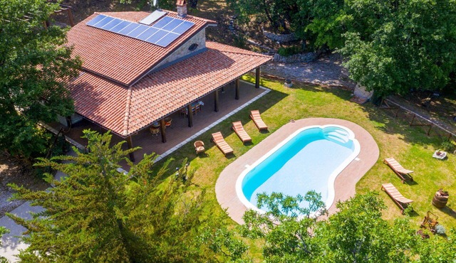 Wonderful private villa with WIFI, A/C, private pool, TV, patio, pets allowed and panoramic view