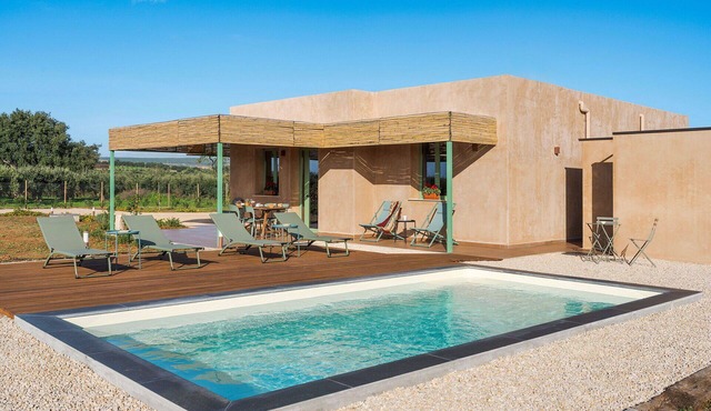 Wonderful private villa for 4 guests with private pool, A/C, WIFI, TV and panoramic view