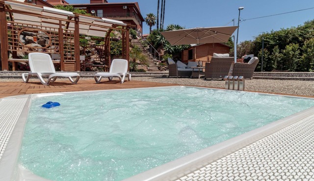 Zyklopenhaus. Erstaunliche Aussicht und privates Mini-Spa by Interhome