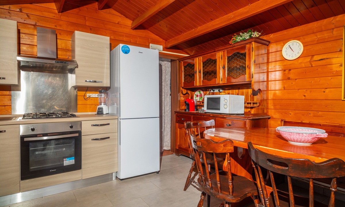 Vaccarizzo Ski Chalet | Chalet 'Vaccarizzo Beach Garden' with Private Terrace, Wi-Fi and Air Conditioning