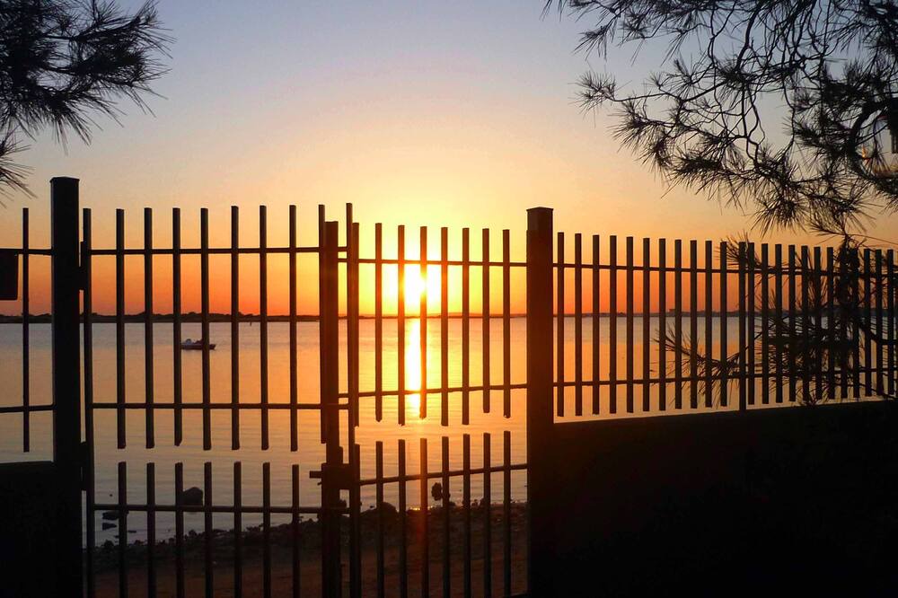 La Strea Villa | Villa 'La Pineta Sul Mare' with Sea View, Private Terrace and Air Conditioning