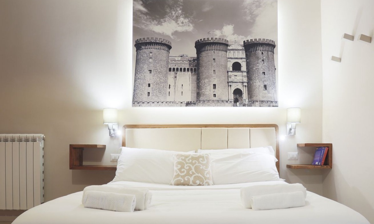 Naples City Centre Apartment | GuestHost - Fate Foria Style house