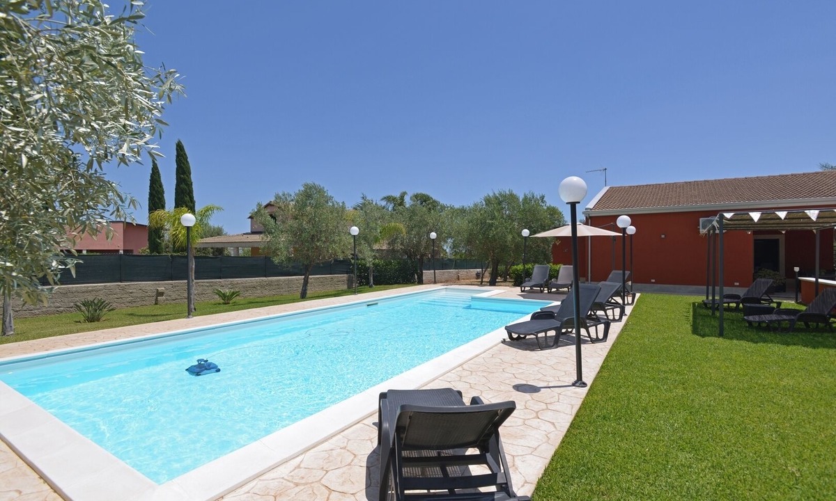 Floridia Villa | Villa Lucente, with private pool near Syracuse