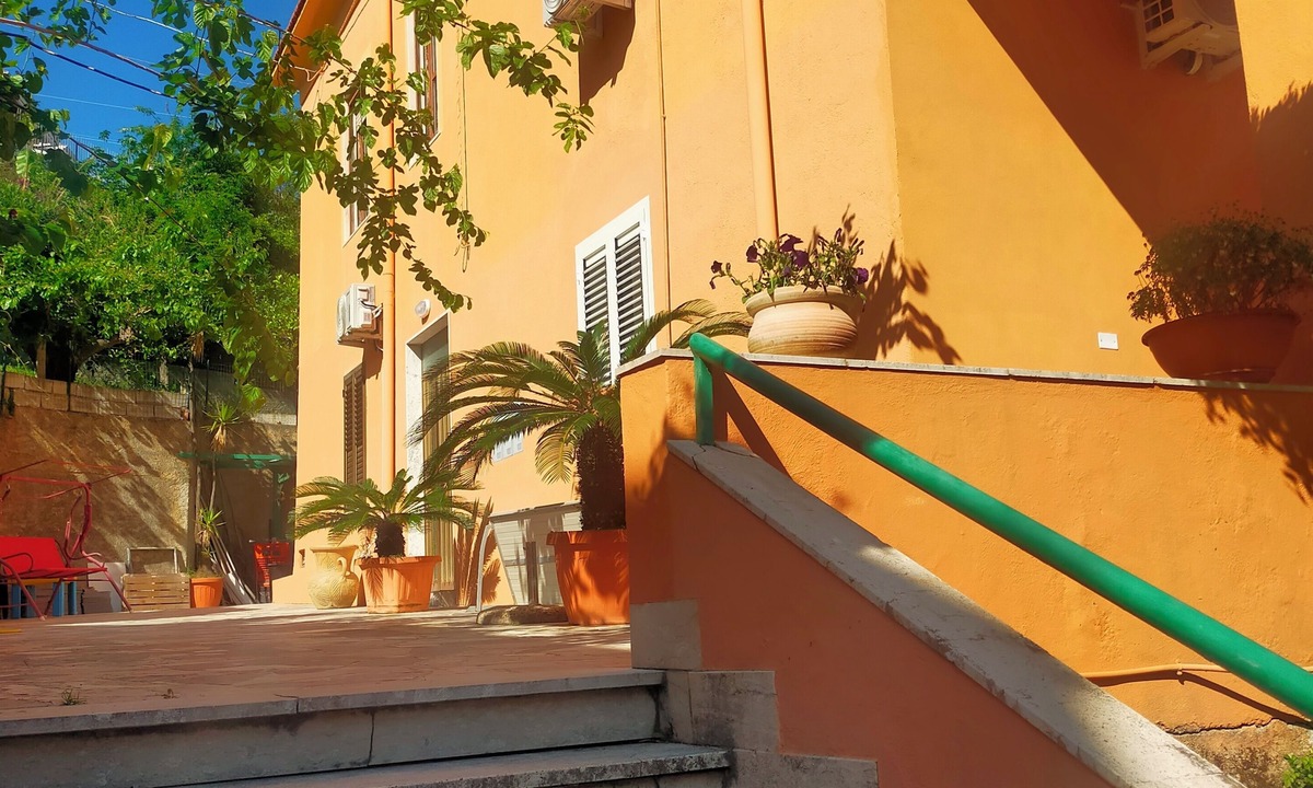 Scalea Bed & Breakfast | Calabria Scalea sea .Near the station, the center a few minutes from the beach