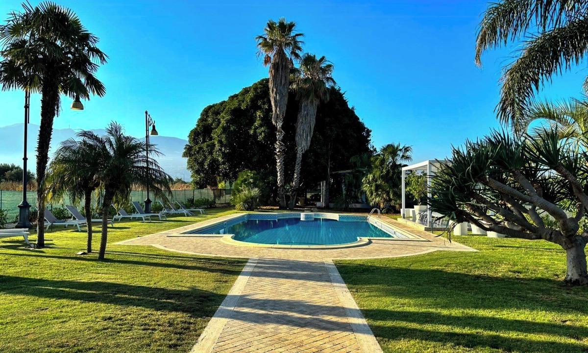 Partinico House | Villa with pool and 8,000 sqm garden in Sicily