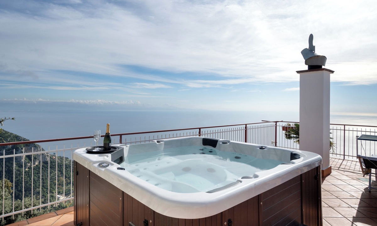 Furore Apartment | Apartment 'Appartamento Tramonto Superior' with Sea View, Wi-Fi and Air Conditioning