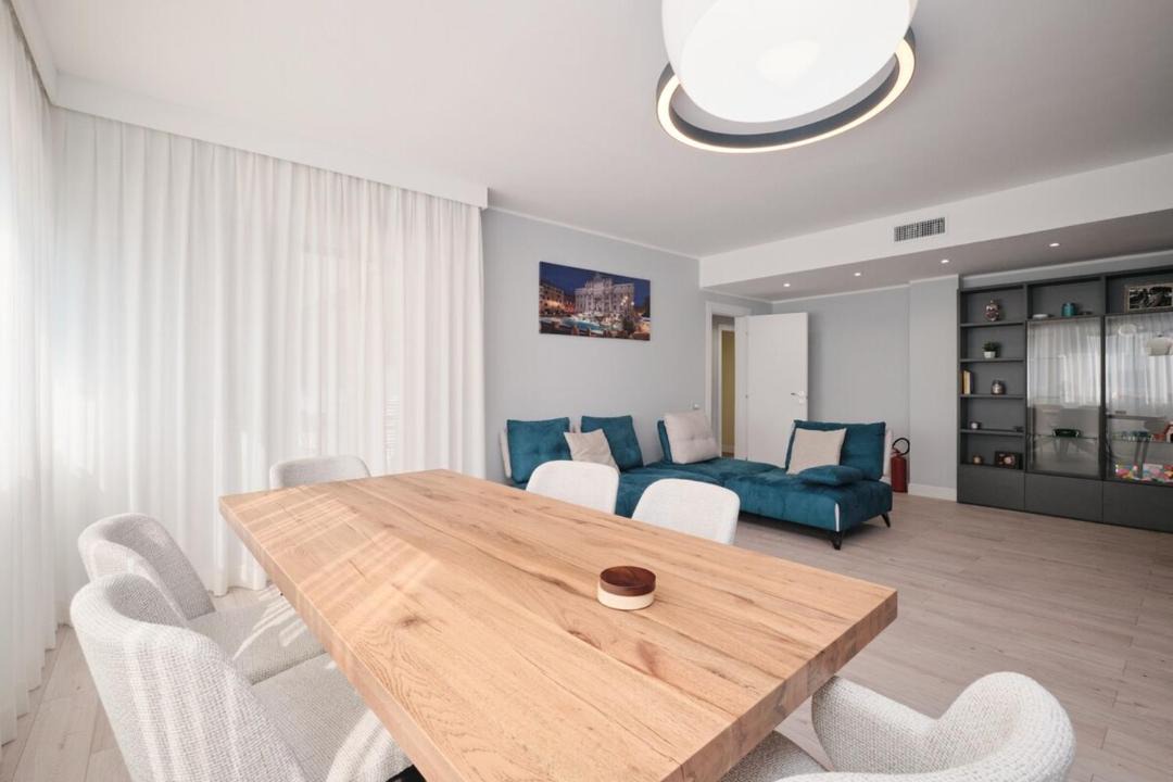 Quartiere XX Ardeatino Apartment | Zona Eur Roma 70 - Giorty Domus Romanae e Piscina by Hôtea
