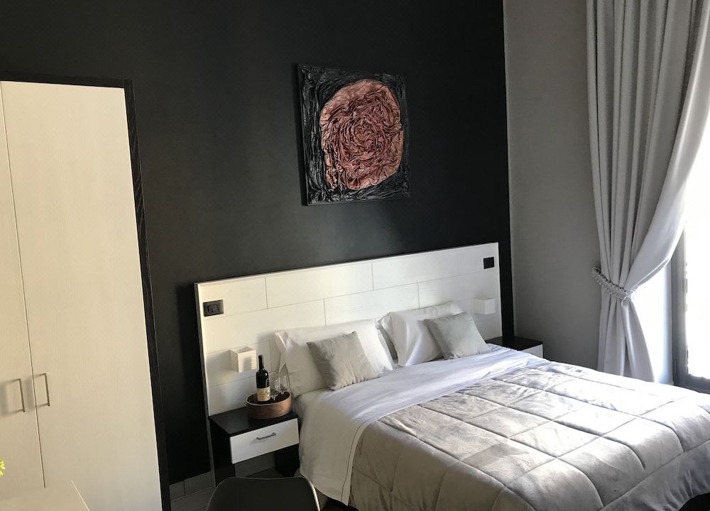 Photo of Bedroom in Naples City Centre