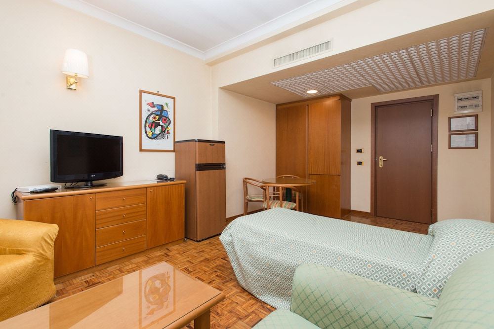 Photo of Bedroom in Roges