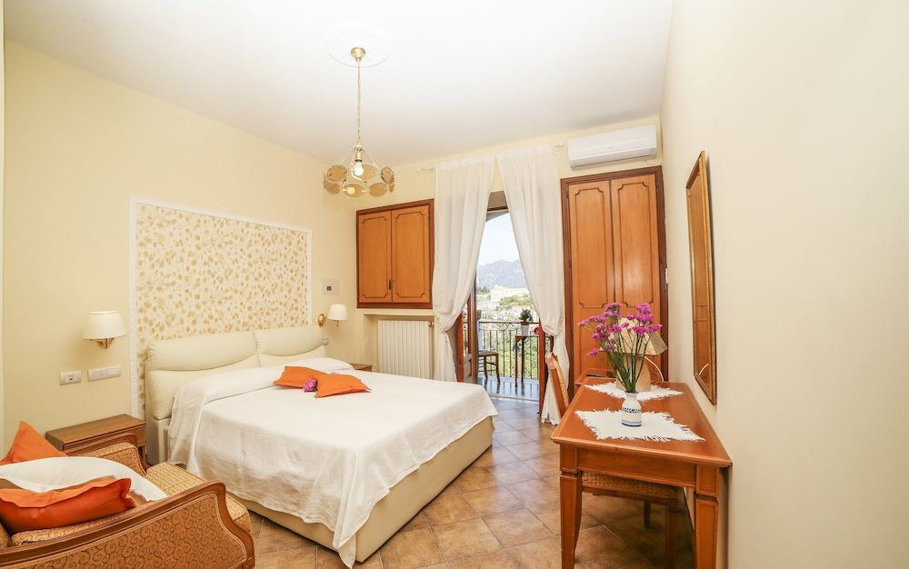Photo of Bedroom in Pogerola