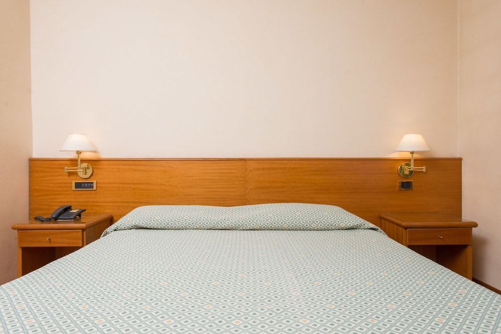 Photo of Bedroom in Roges