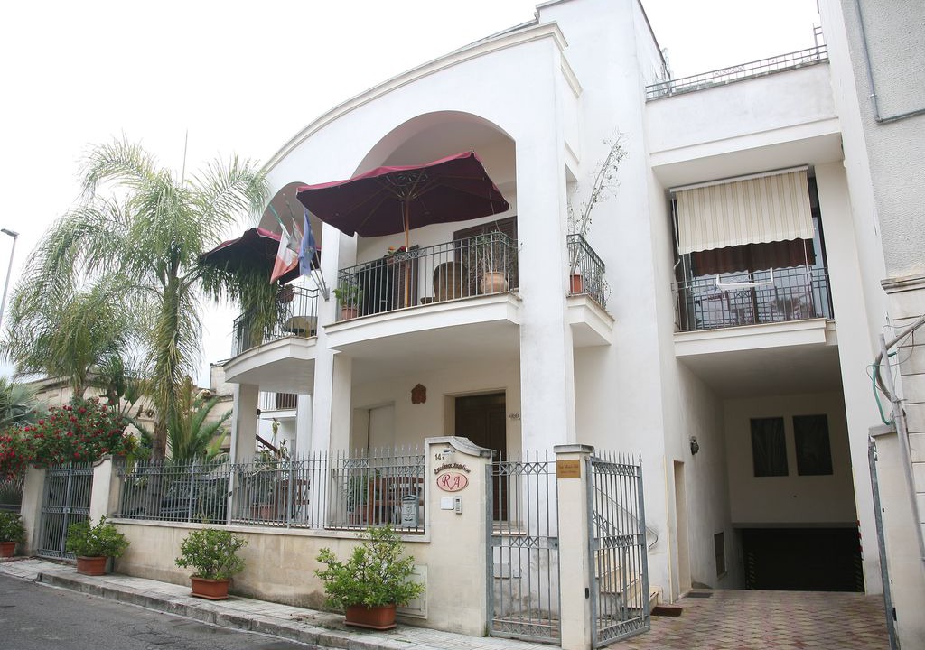 Photo of Buildings in Oria