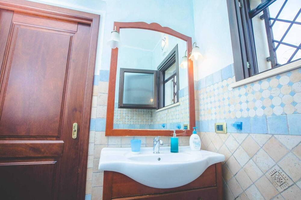 Photo of Bathroom in Syracuse