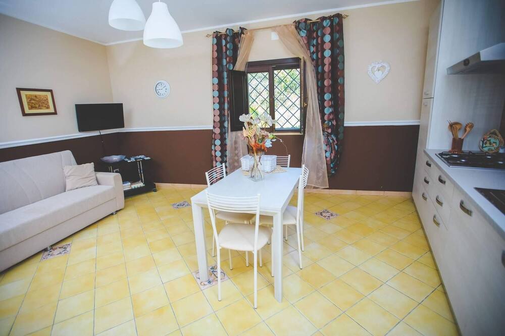 Photo of Livingroom in Syracuse