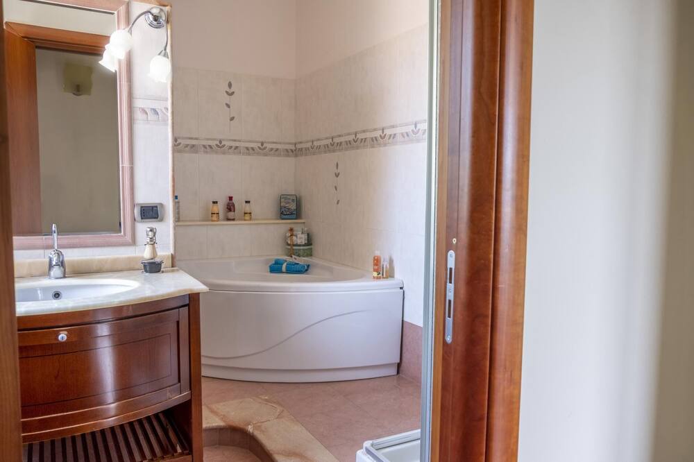 Photo of Bathroom in Borgo-Sanzio