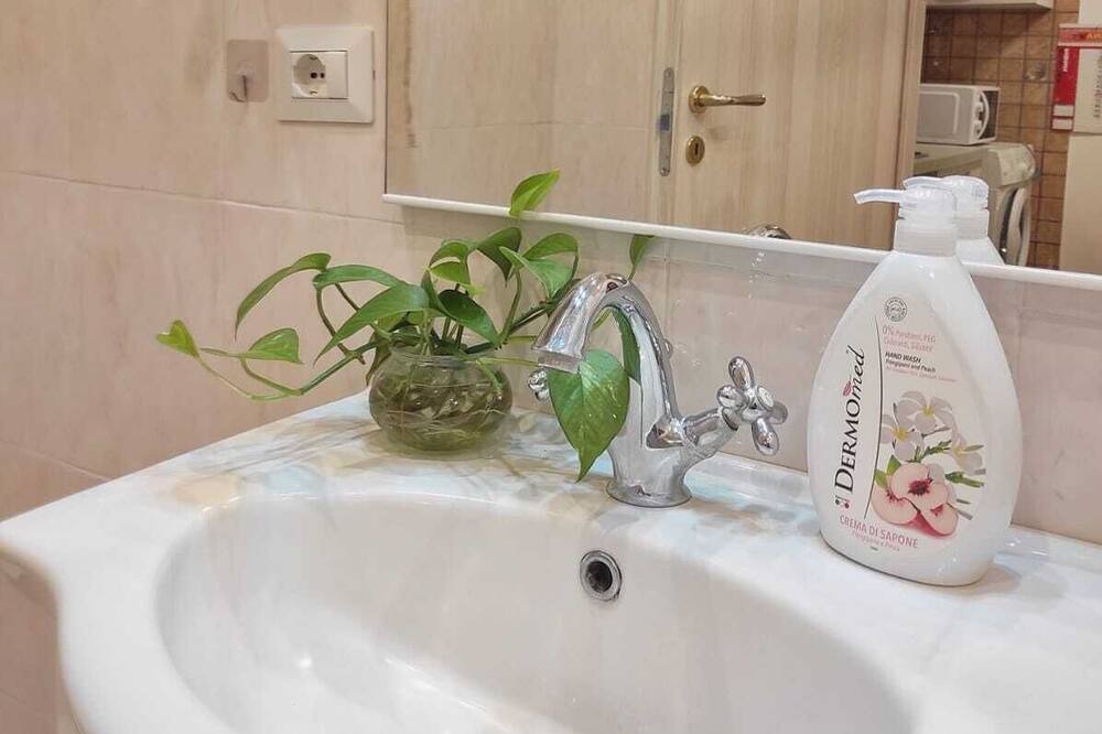 Photo of Bathroom in Aci Sant'Antonio