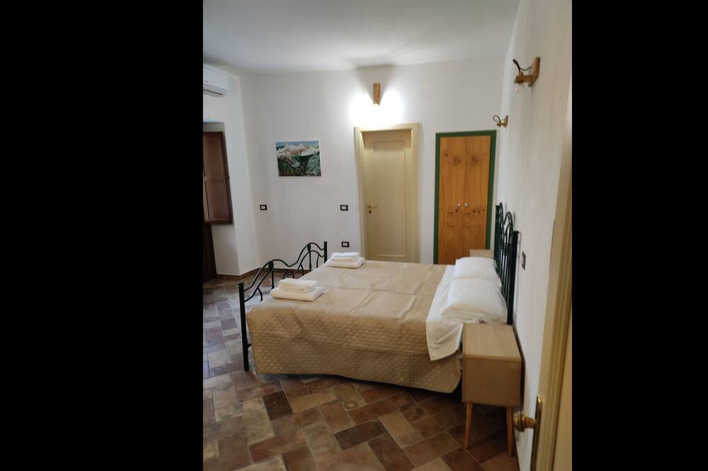 Photo of Bedroom in Strongoli