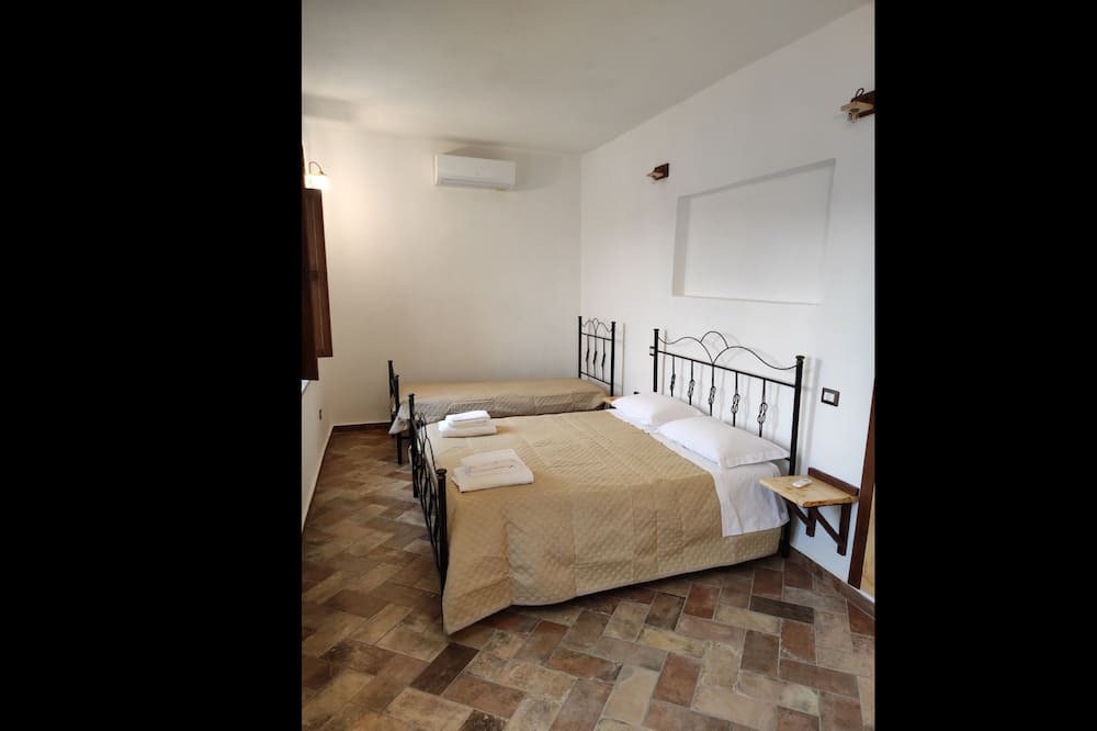 Photo of Bedroom in Strongoli
