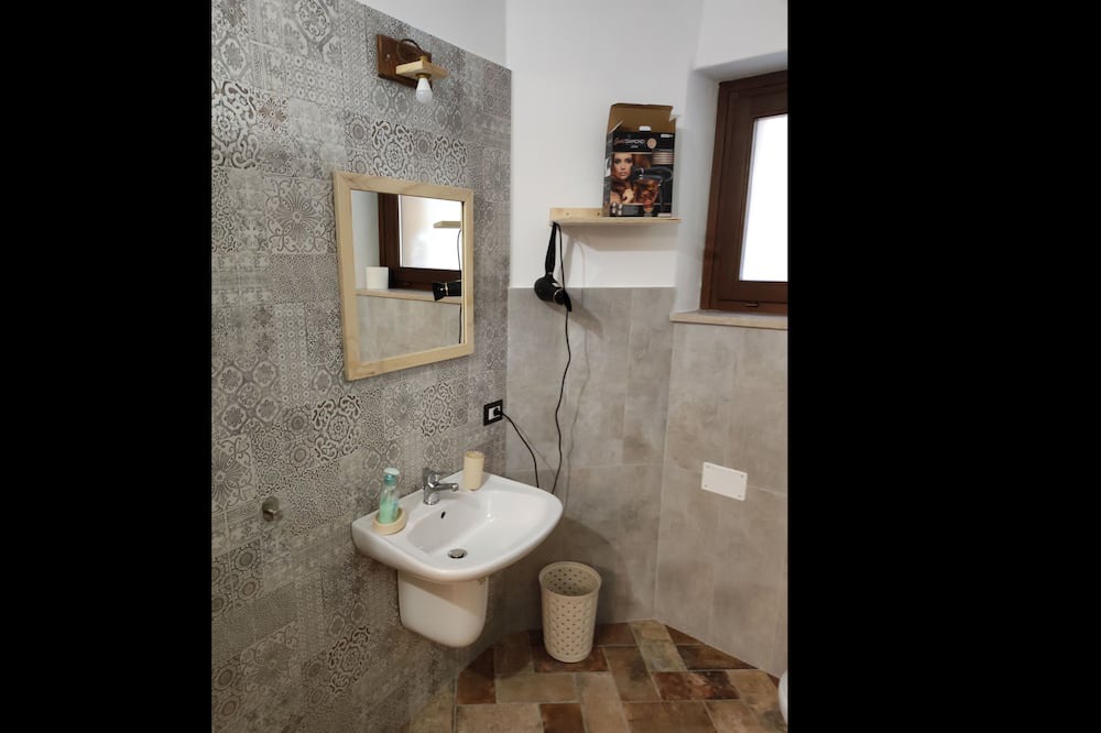 Photo of Bathroom in Strongoli