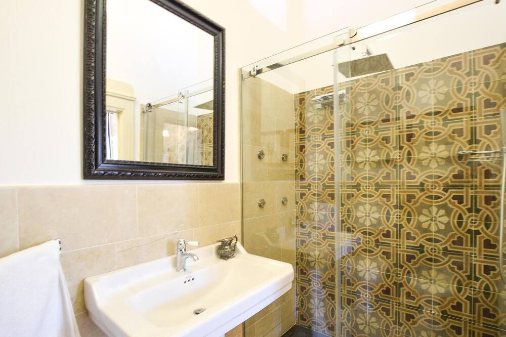 Photo of Bathroom in Palazzolo Acreide Historic Centre