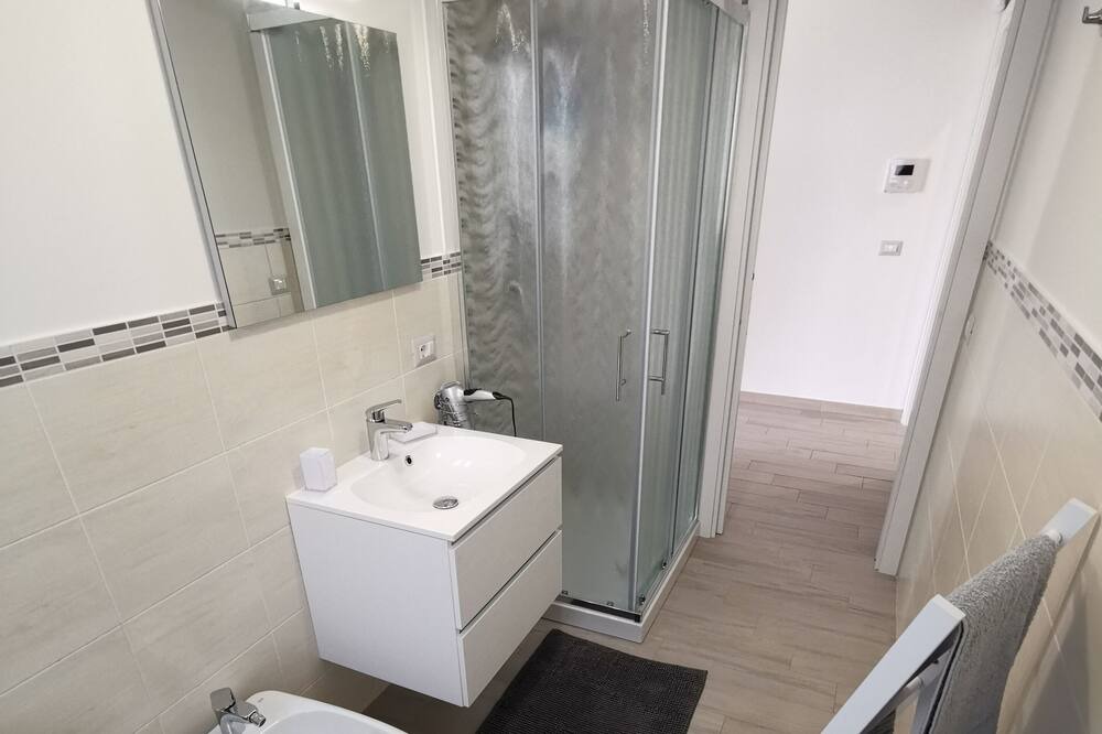 Photo of Bathroom in Archi