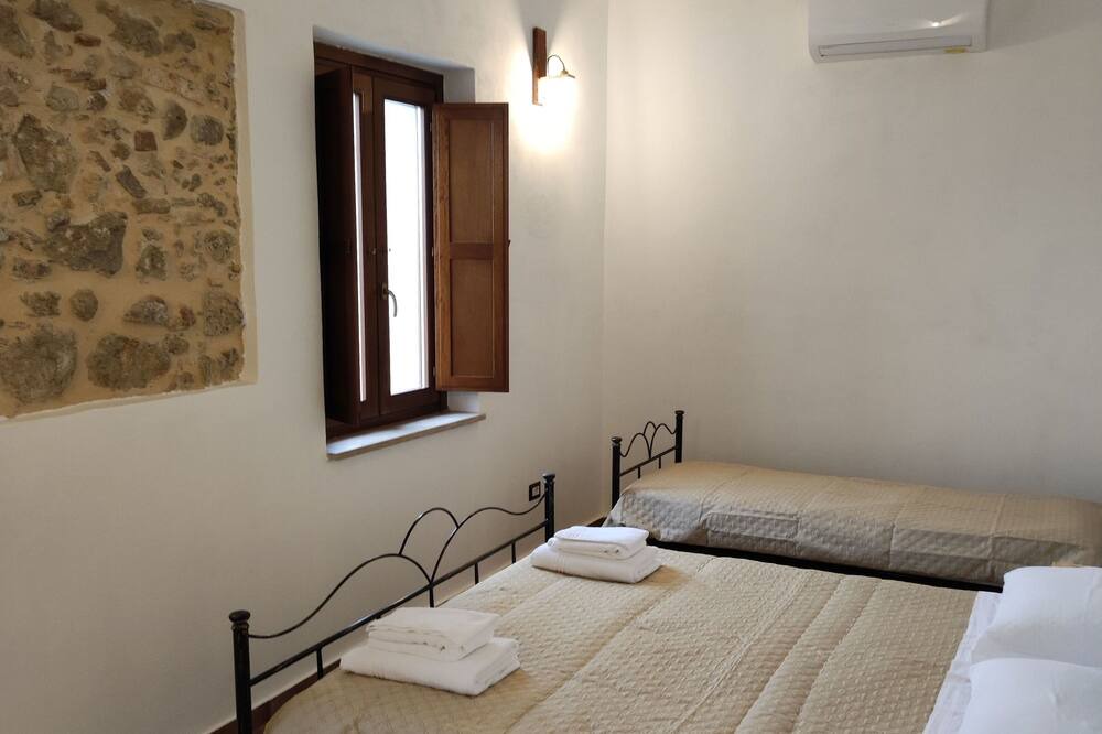 Photo of Bedroom in Strongoli